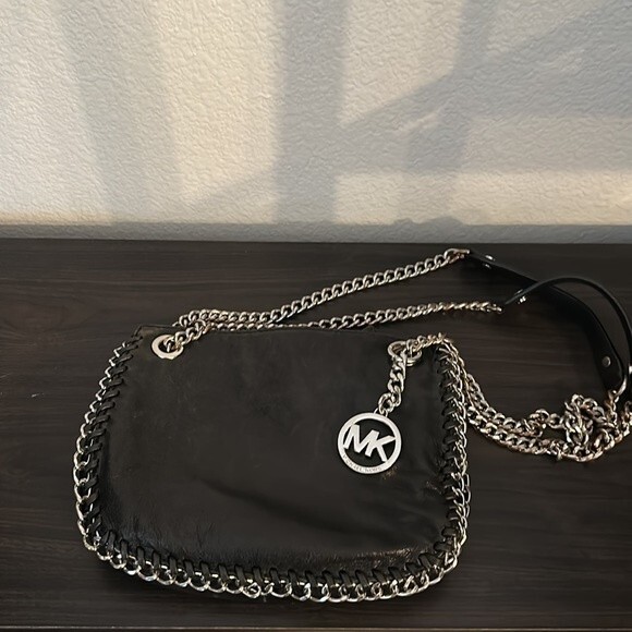 Michael Kors Small Chelsea Messenger Bag Black Leather With Chain - Picture 8 of 9